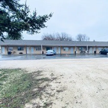 Image 2 - Hillcrest Motel, 207 Powers Road, Rochelle, IL 61068, USA - House for sale