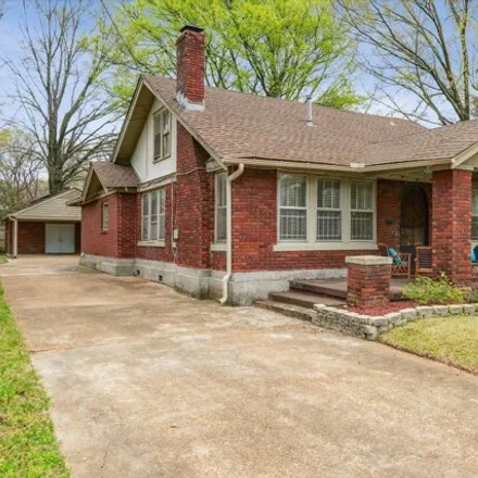 Buy this 3 bed house on 764 North Evergreen Street in Memphis, TN 38107