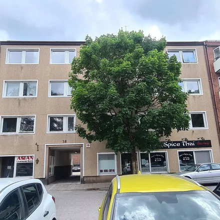 Rent this 2 bed apartment on Hot n spicy thai in Kilbäcksgatan, 451 30 Uddevalla