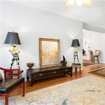 Image 7 - Young Womens Christian Association, 259 East Putnam Avenue, Greenwich, CT 06830, USA - Condo for sale