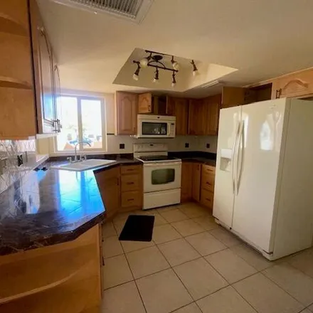 Image 4 - 13966 North Kendall Drive, Fountain Hills, AZ 85268, USA - Apartment for rent