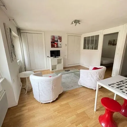 Rent this 2 bed apartment on Parc aux Daims in Allée du Soleil, 69006 Lyon