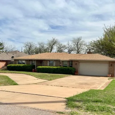 Image 3 - 2165 Country Club Drive, Childress, TX 79201, USA - House for sale