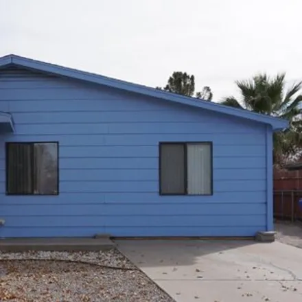 Buy this 3 bed house on 1112 Ash Avenue in Las Cruces, NM 88001