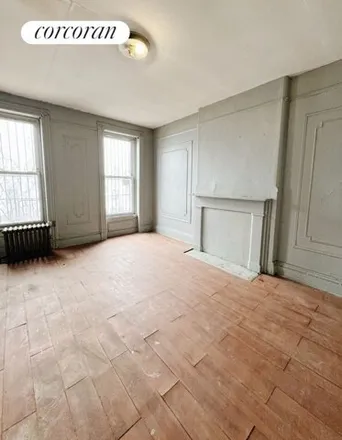Image 3 - 553 Quincy Street, New York, NY 11221, USA - Townhouse for sale