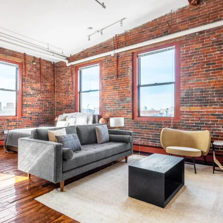Rent this studio apartment on University Pizza in Huntington Avenue, Boston