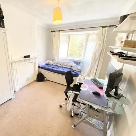 Image 4 - 50 Earlham Green Lane, Norwich, NR5 8HE, United Kingdom - House for rent