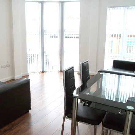 Image 2 - Krispy Kod, Brook Terrace, Manchester, M13 0RX, United Kingdom - Apartment for rent