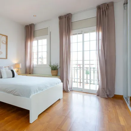 Rent this 3 bed apartment on Carrer de los Castillejos in 242, 08025 Barcelona