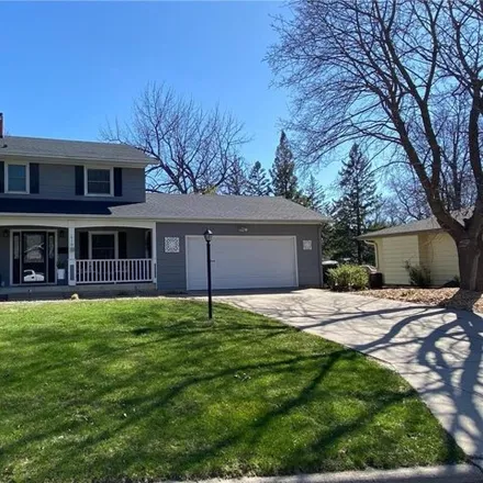 Image 1 - 630 3rd Avenue Southwest, Hutchinson, MN 55350, USA - House for sale