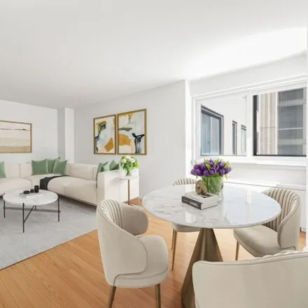 Image 2 - Gristedes, 1208 1st Avenue, New York, NY 10021, USA - Apartment for sale