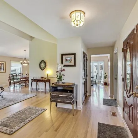 Image 3 - 1290 East Burr Oak Drive, Arlington Heights, IL 60004, USA - House for sale