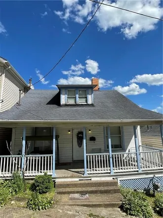 Buy this 3 bed house on 922 May Street in Pleasant Heights, East Liverpool