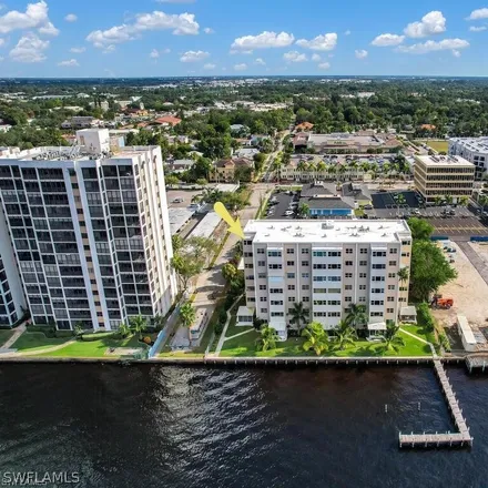 Image 4 - 1900 Clifford Street, Fort Myers, FL 33901, USA - Condo for sale