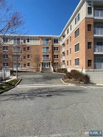 Image 1 - 102 Terrace Ave Unit 320, Rochelle Park, New Jersey, 07662 - Apartment for rent