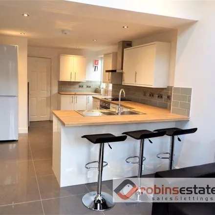 Rent this 6 bed duplex on 14 Claude Street in Nottingham, NG7 2LB