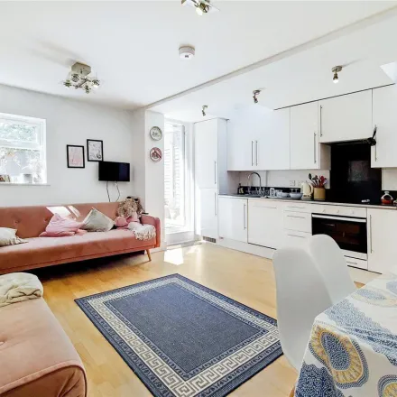 Rent this 2 bed apartment on Thorparch Road in London, SW8 4RD