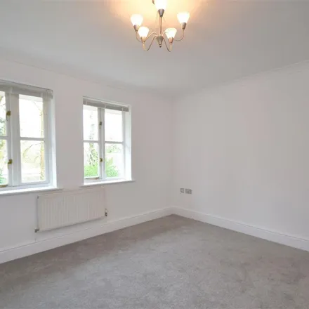 Image 5 - Grange Close, Winchester, SO23 9RS, United Kingdom - Apartment for rent