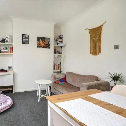 Image 2 - Warleigh Road, Brighton, BN1 4NT, United Kingdom - Apartment for rent