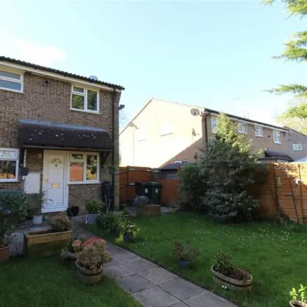 Buy this 1 bed townhouse on Larchwood in Basingstoke, RG24 8TX