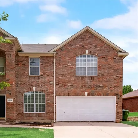 Buy this 5 bed house on 1911 Winter Park Drive in Mansfield, TX 76063