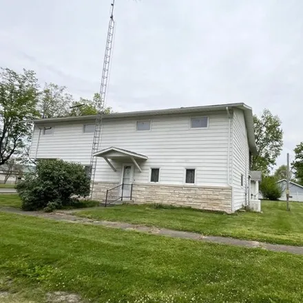 Image 4 - 201 E Board St, Elkville, Illinois, 62932 - House for sale