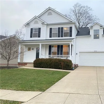 Rent this 4 bed house on 8995 Oakbrook Circle in Twinsburg, OH 44087