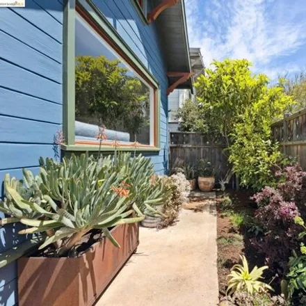 Image 3 - 1227 Channing Way, Berkeley, CA 94702, USA - House for sale