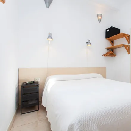 Rent this studio apartment on Carrer de Grau i Torras in 08001 Barcelona, Spain
