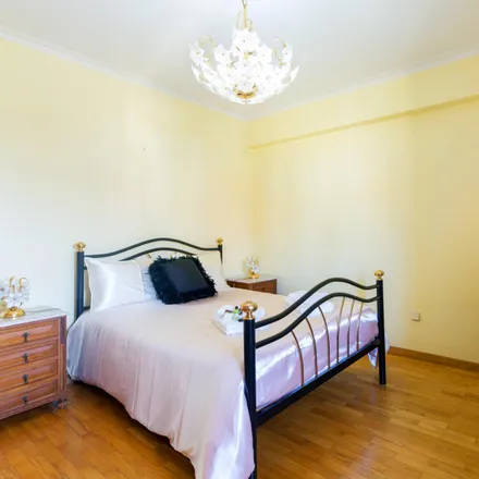 Rent this 3 bed apartment on Rua das Galés in 4400-452 Vila Nova de Gaia, Portugal