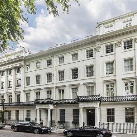Rent this 3 bed apartment on Gloucester Square in Hyde Park Square, London