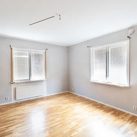 Rent this 2 bed apartment on Skånegatan in 441 55 Alingsås, Sweden