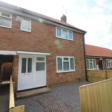 Rent this 2 bed townhouse on Garrowby Walk in Hull, HU5 5QX