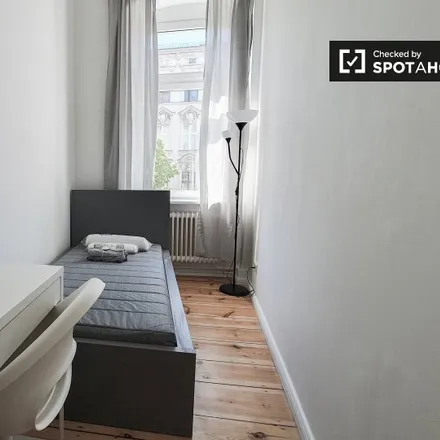 Rent this 8 bed room on Biebricher Straße 4 in 12053 Berlin, Germany