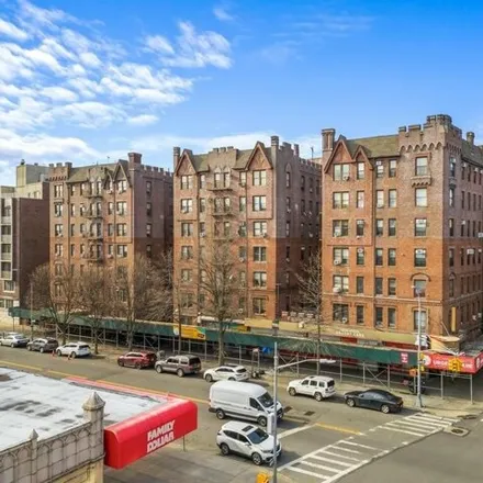 Image 4 - 446 Kingston Avenue, New York, NY 11225, USA - Apartment for sale