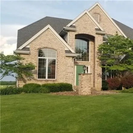 Buy this 5 bed house on 14585 Woodcreek Court in Perrysburg, OH 43551