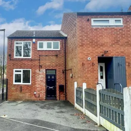 Buy this 2 bed townhouse on Green Oak Drive in Sheffield, S17 4FX