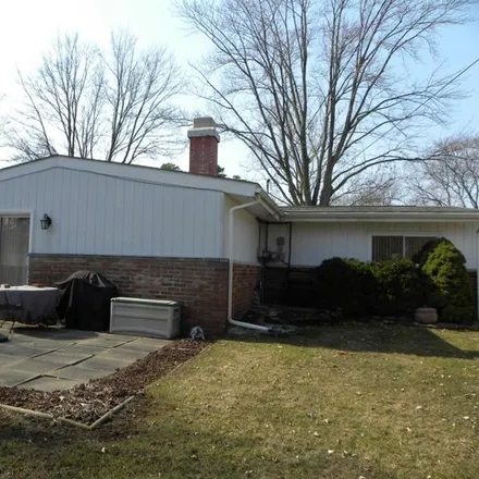 Image 2 - 43668 Donley Drive, Sterling Heights, MI 48314, USA - House for sale