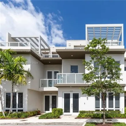 Image 2 - 6330 Northwest 104th Path, Doral, FL 33178, USA - Townhouse for rent