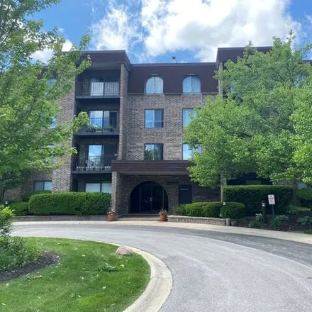 Buy this 2 bed condo on 2200 Vista Court in Northbrook, IL 60062