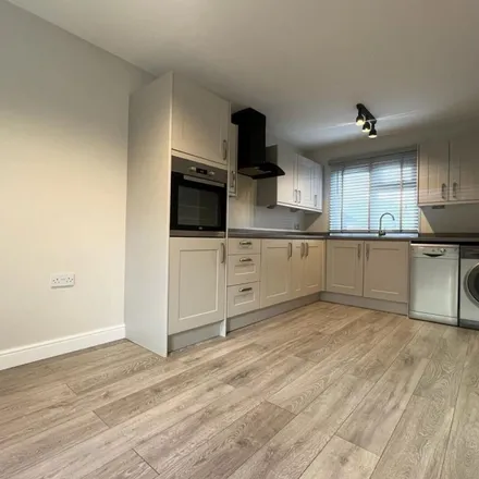 Image 9 - Himbleton Close, Redditch, B98 7LT, United Kingdom - Apartment for rent