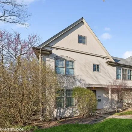 Image 1 - 2340 Woodpath Lane, Highland Park, IL 60035, USA - House for sale