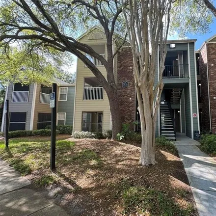 Rent this 1 bed apartment on Park Central Tennis Courts in Park Central Drive, Orlando