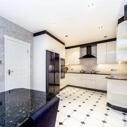 Image 2 - The Hub, Outer Circle, London, NW8 7LS, United Kingdom - Apartment for rent