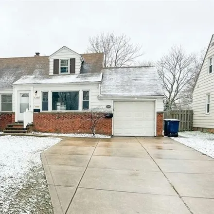 Rent this 4 bed house on 1390 Haverston Road in Lyndhurst, OH 44124