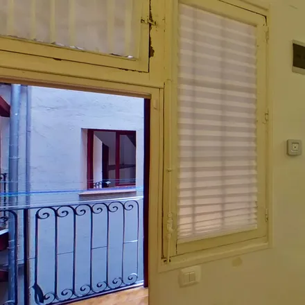 Rent this 1 bed apartment on Madrid in Rastro Market, Calle de las Maldonadas