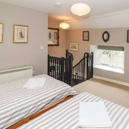 Rent this 2 bed townhouse on Fulbrook in OX18 4BX, United Kingdom