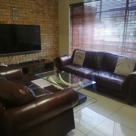 Image 7 - Jacaranda Street, Lindhaven, Roodepoort, 1725, South Africa - Apartment for rent
