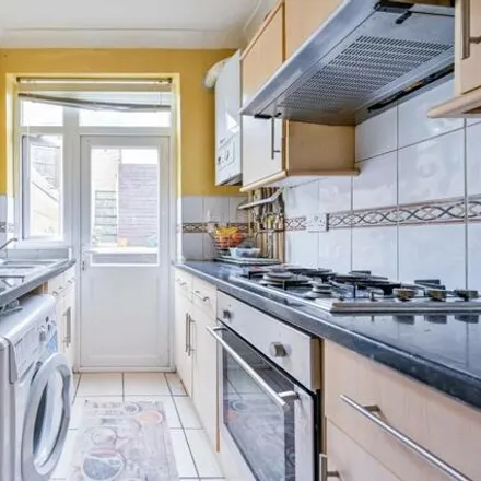 Image 3 - 126 Shardeloes Road, London, SE14 6RS, United Kingdom - Townhouse for sale