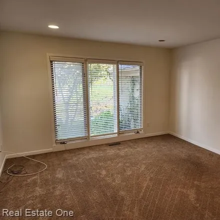 Image 8 - 5085 Village Commons Drive, West Bloomfield Township, MI 48322, USA - House for rent